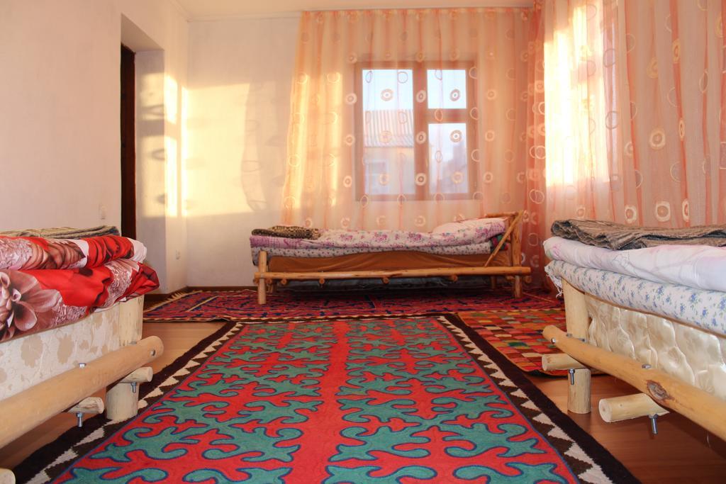Guest House Guljan Bokonbayevo Exterior foto